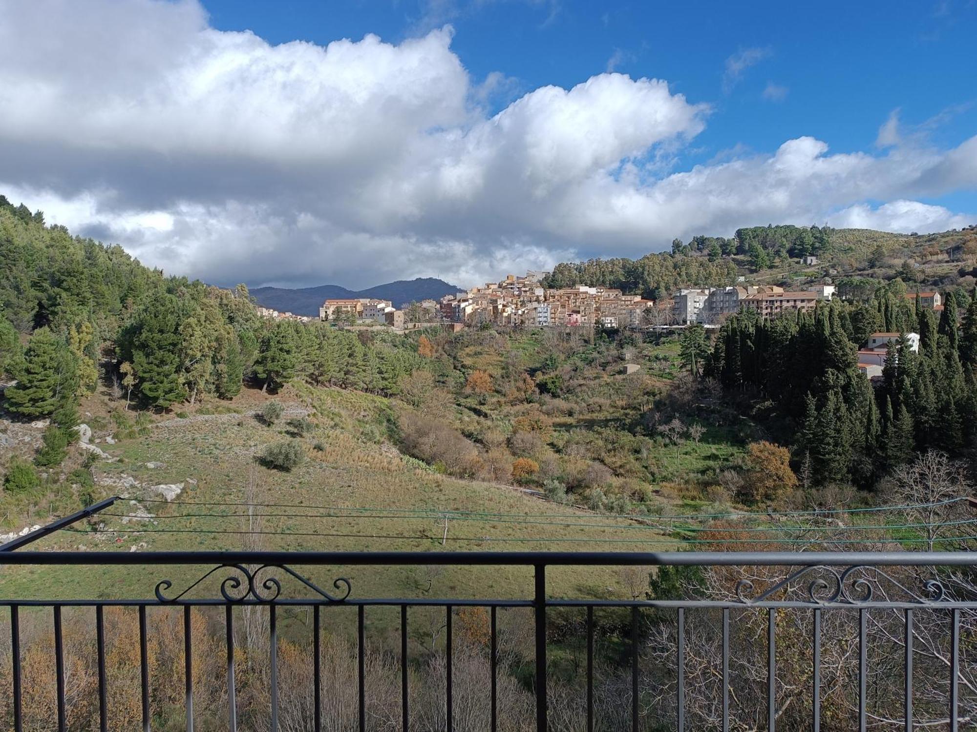Casa Belvedere Isnello エクステリア 写真